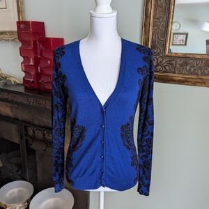 New York & Company Womens Medium Damask Print Blue Black Jewel Buttons VNeck 141